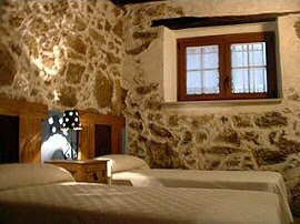 Apartamentos "La Antigua Fonda" (Candelario) / Alojamientos Rurales